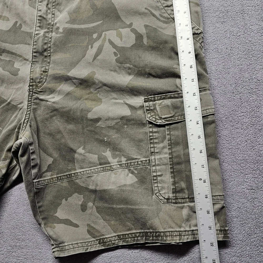 Wrangler Cargo Shorts Men 46 Green Camouflage Stretch Relaxed Fit Hiking Outdoor
